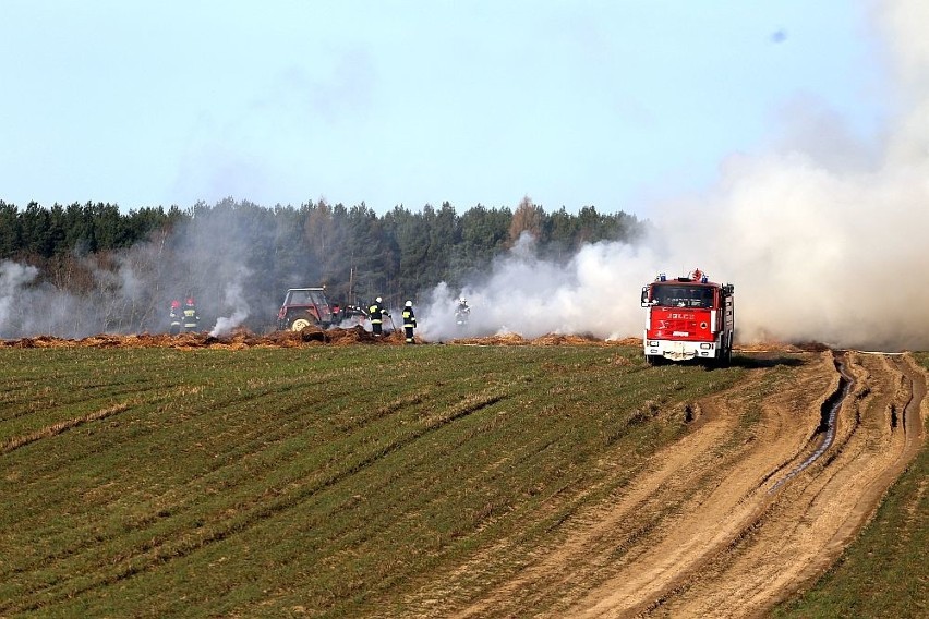 Pożar balotów siana w Jarcewie koło Chojnic