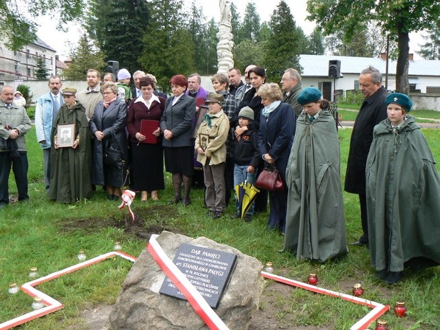 Dąb został posadzony przez członków rodziny kapitana Stanisława Pałygi i burmistrza Chmielnika Jarosława Zatorskiego