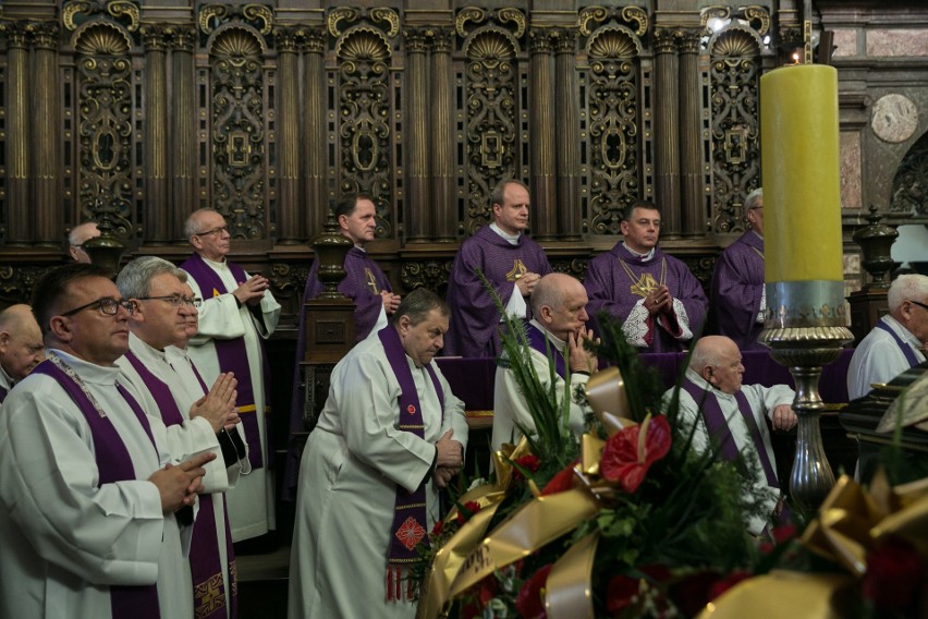 Kraków pożegnał księdza Bielańskiego. Msza święta odbyła się...