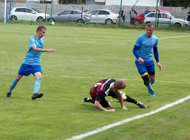 Start Pruchnik (niebieskie stroje) testował trzech zawodników