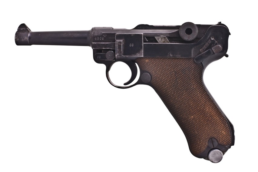 Był nim również niemiecki pistolet P08 Parabellum, popularny...
