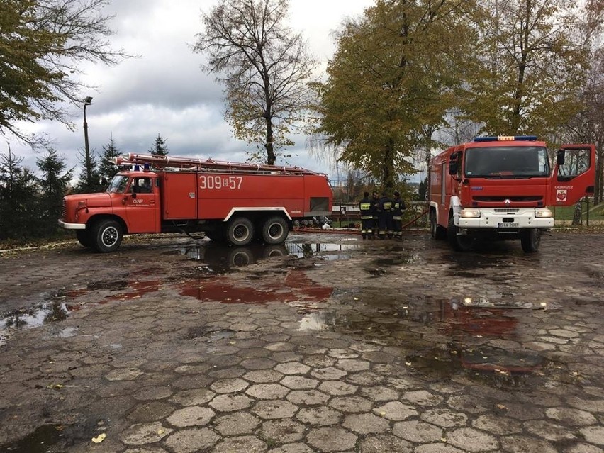 Po dwóch dniach i 11 godzinach pożar wysypiska śmieci w...