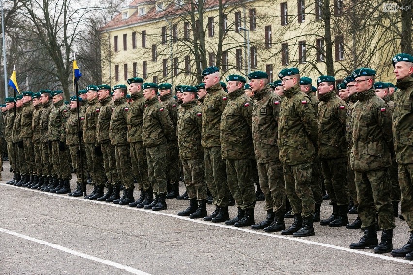 Żołnierze ze Szczecina wyruszają do Iraku. Wracają za pół roku [ZDJĘCIA, WIDEO] 