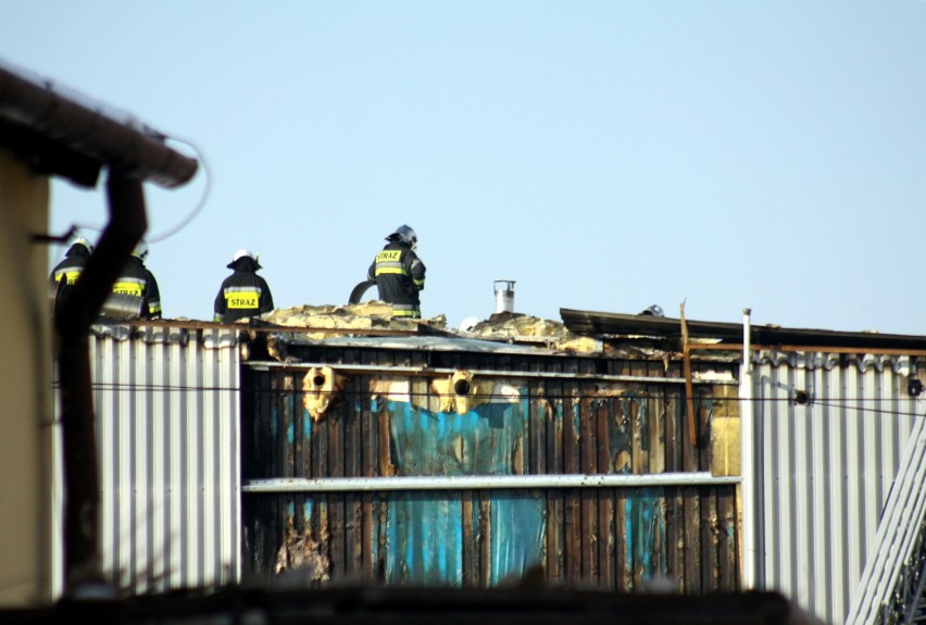 Pożar przy Diamentowej w Lublinie. Płonie dach budynku firmy Tabal (ZDJĘCIA)