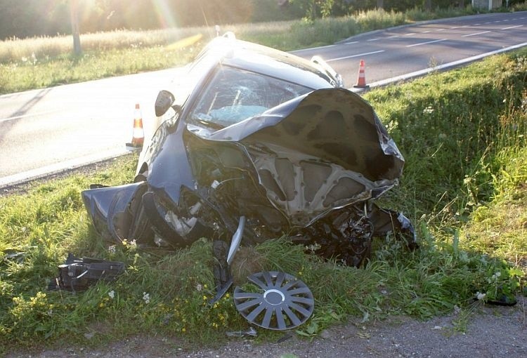 Krukowszczyzna. Wypdek kierowcy toyoty na DK 8. Uderzył w przepust (zdjęcia)