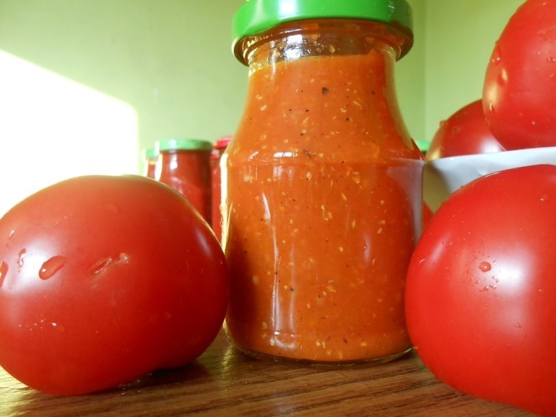 Domowa musztarda pomidorowa.