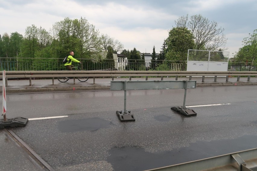 Zobacz kolejne zdjęcia. Przesuwaj zdjęcia w prawo - naciśnij...