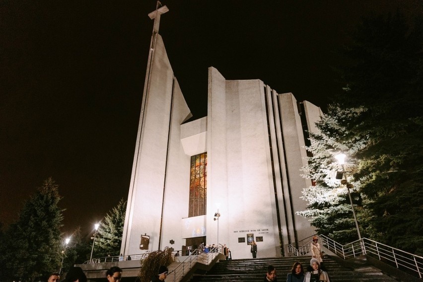 Na Podkarpaciu mamy więcej wiernych na mszach. Wzrosła też liczba ślubów. Kościół zbadał religijność Polaków 