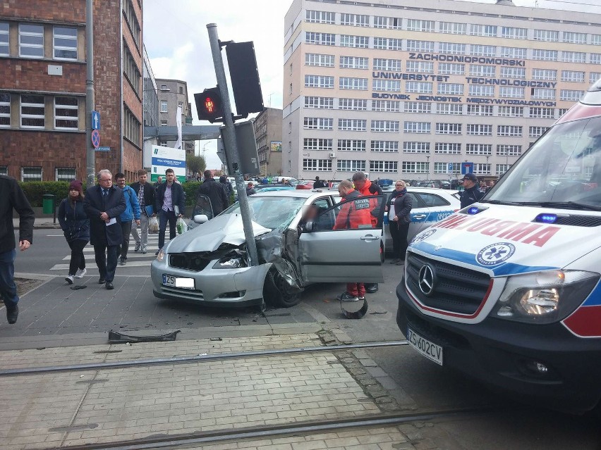 Wypadek na al. Piastów. Nie kursują tramwaje