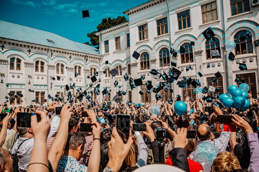 Studenci, którzy przez koronawirusa znaleźli się w trudnej...