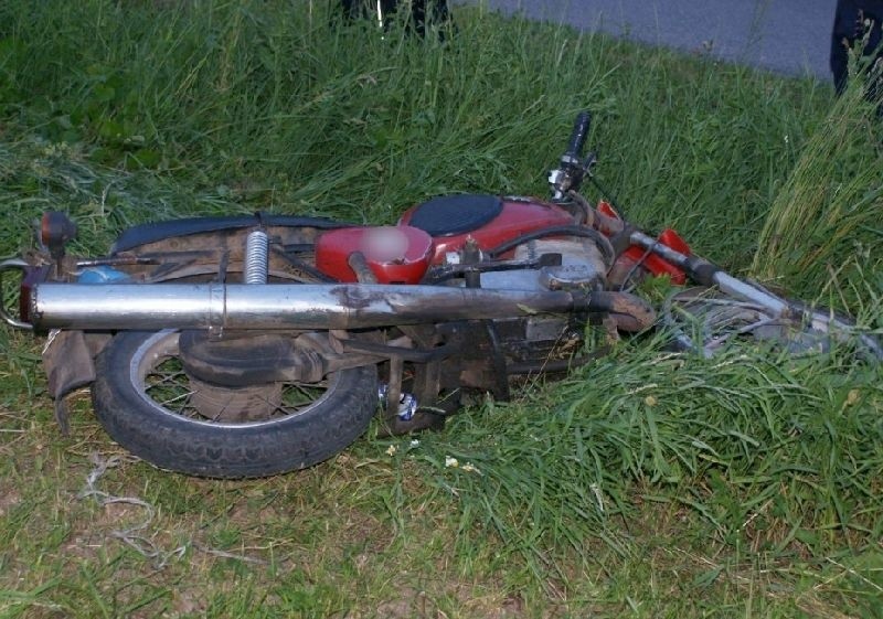 Nowowola: Śmiertelny wypadek motocyklisty (zdjęcia)