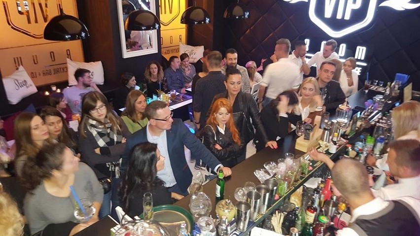 Impreza w VIP Room w Radomiu. "Bohaterowie baru" zebrali pieniądze dla dzieci z domu dziecka 