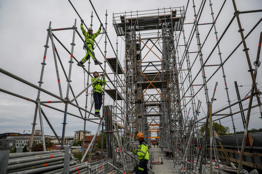 Trwa budowa nowych mostów nad Wisłą
