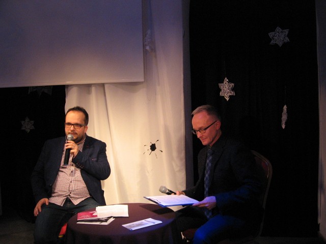 Z Adrianem Szarym rozmawiał Wojciech Szymański.