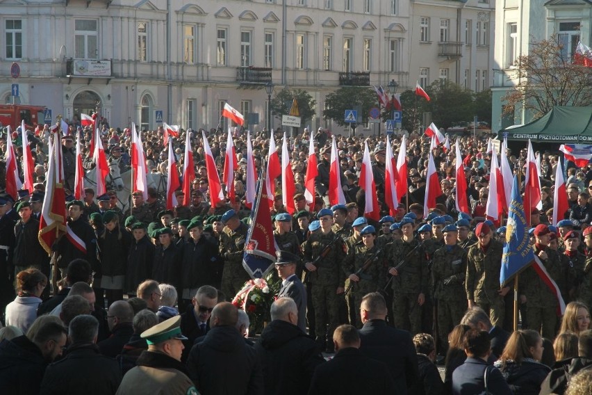 Święto Niepodległości w Kielcach. Uroczystości pod pomnikiem Marszałka Piłsudskiego [WIDEO, zdjęcia]