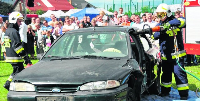 Festyn rodzinny 15 sierpnia na stadionie w Orońsku tradycyjnie rozpoczną pokazy strażackie.