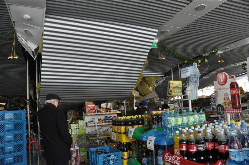 Supermarket z zawalonym dachem
B. Maleszewska