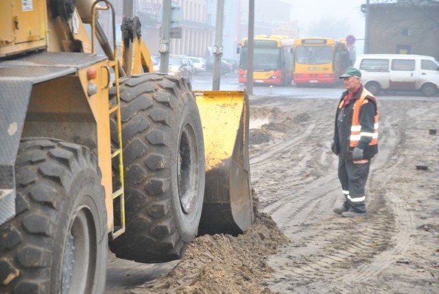 Wykonawcą remontu jest Przedsiębiorstwo Budowy Dróg i Mostów ze Świecia