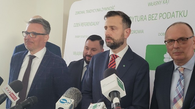Prezydent Zielonej Góry Janusz Kubicki (z lewej) i prezes PSL Władysław Kosiniak-Kamysz (w środku) ogłosili utworzenie w radzie miasta klubu radnych „PSL Zielona 2050”