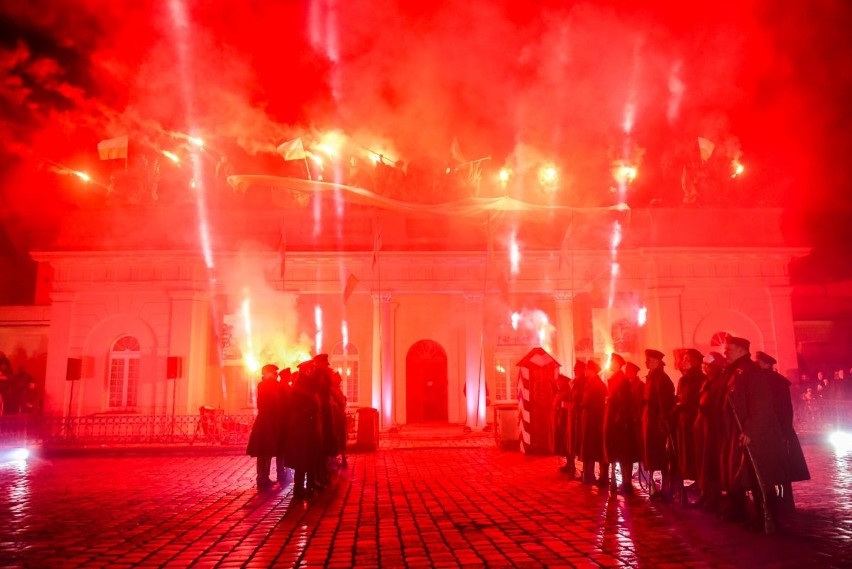 Inscenizacja walk powstańczych na Starym Rynku