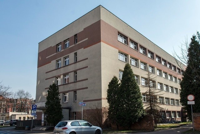 Prezydent Mariusz Wołosz przekazał 2 tys. zł Szpitalowi Specjalistycznemu nr 1 w Bytomiu.