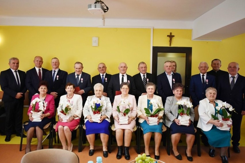 Siedem par małżeńskich z terenu gminy Odrzywół świętowało...