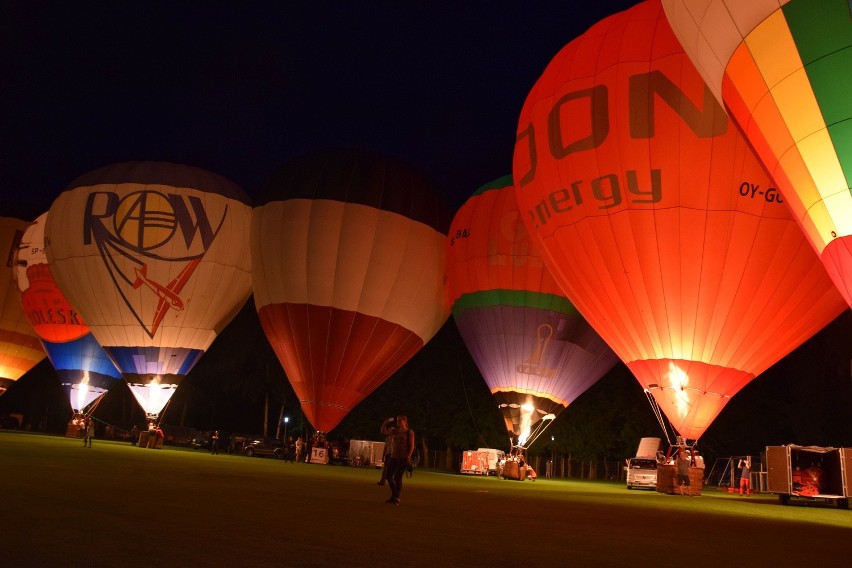 Nocna gala balonowa w Szczecinku (zdjęcia)