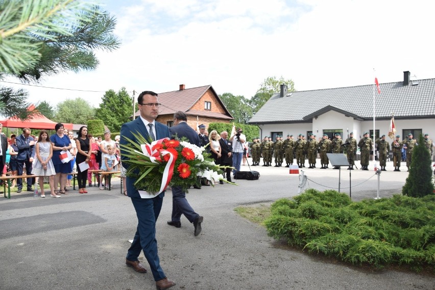 Mieszkańcy uhonorowali 11 chłopów z Masłomiącej zamordowanych w obozie Gross-Rosen [ZDJĘCIA]