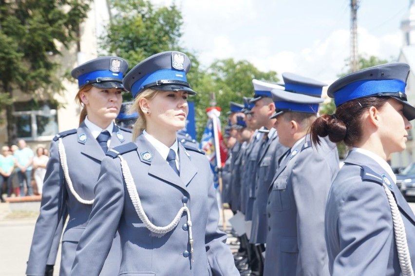 Komenda Miejska Policji. Święto policji - awanse i odznaczenia (zdjęcia, wideo)