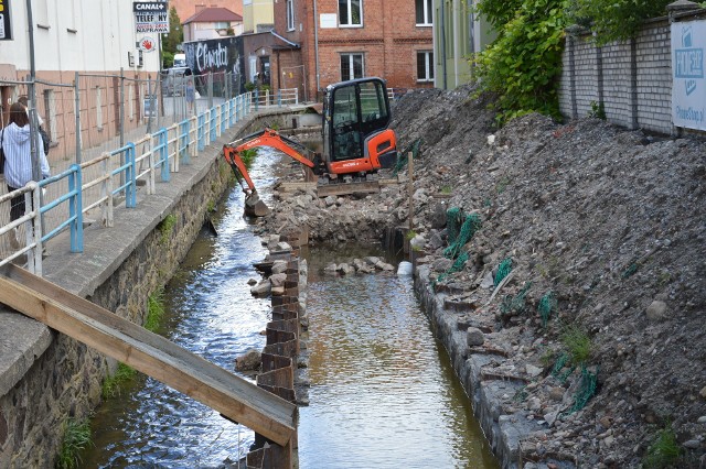 Pogłębianie rzeki Bytowy.