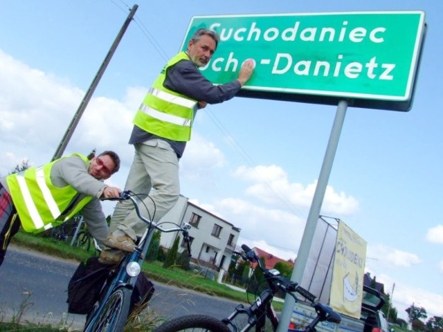 - Opolszczyzna jest wielokulturowa i trzeba to pielęgnować - uważa Chołodecki. - Poza tym zamalowane tablice po prostu źle wyglądały.