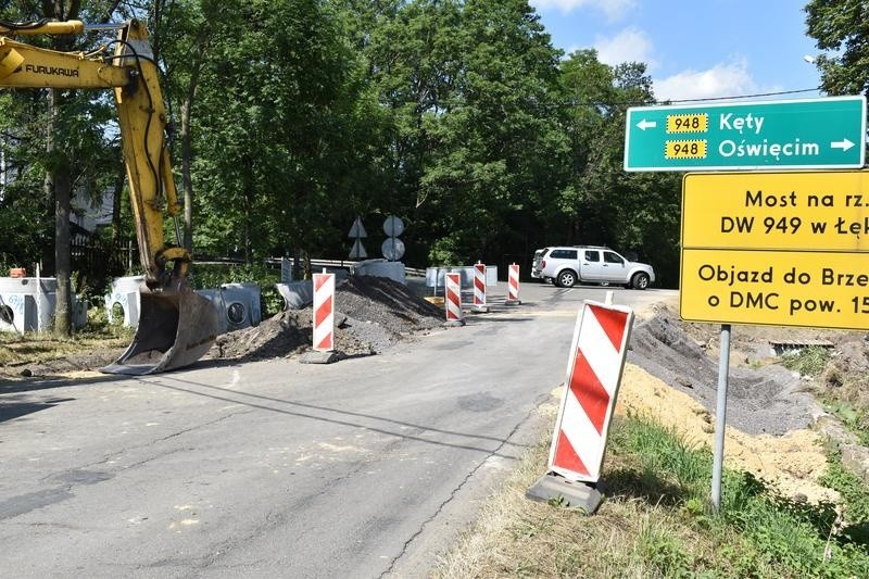 W Grojcu k. Oświęcimia zaczęli przebudowę skrzyżowania. Remont całej drogi wojewódzkiej 948 ma zakończyć się na jesień [ZDJĘCIA]