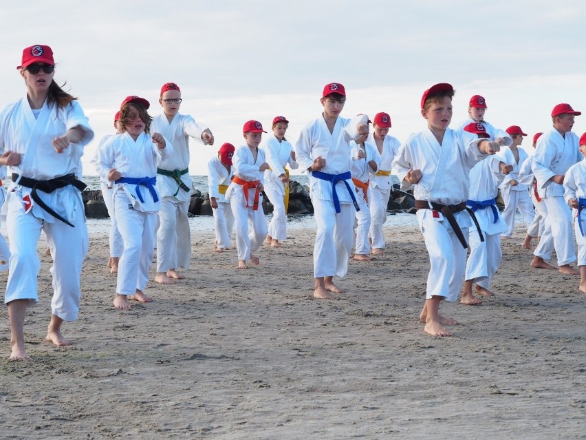 Krakowscy karatecy trenowali w Darłówku pod okiem mistrzów