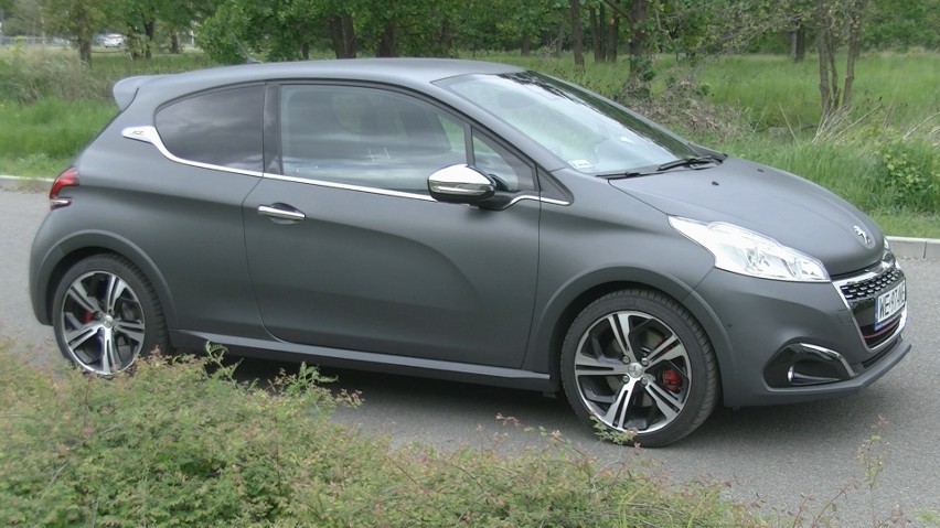 Peugeot 208 GTI...