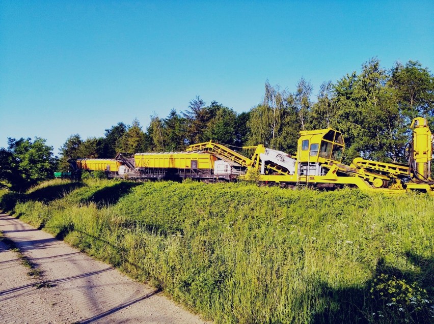 Trwa długo oczekiwany remont linii kolejowej 102.