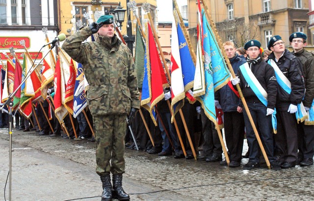 Uroczystości pod pomnikiem Żołnierza Polskiego