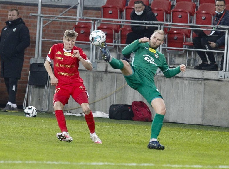 Fortuna 1 Liga. Widzew Łódź w dziesiątkę zabrał punkty Radomiakowi Radom. Świetny Wrąbel