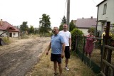 Ul. Kujawska: Ogrodził swoją działkę i podzielił ulicę