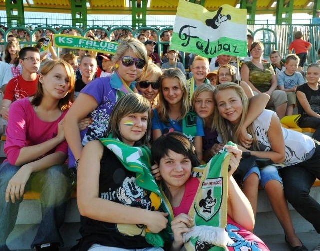 Wsparcie młodych kibicek z gminy Czerwieńsk z pewnością przydało się zawodnikom Falubazu