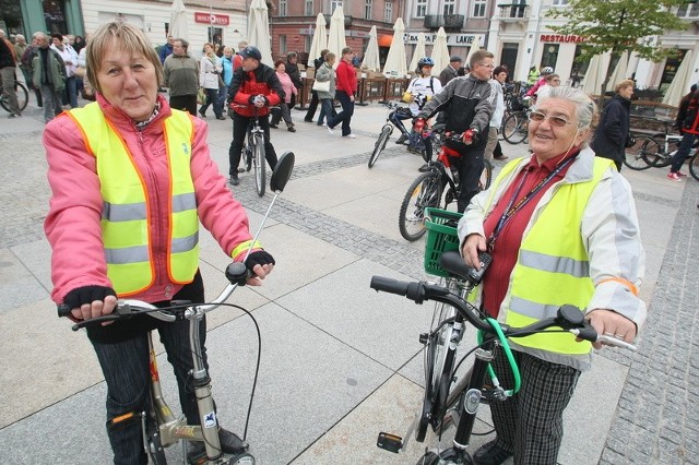 Anna Grzybowiska i Adela Skrzyniarz mówiły, że jazda na rowerze to samo zdrowie.