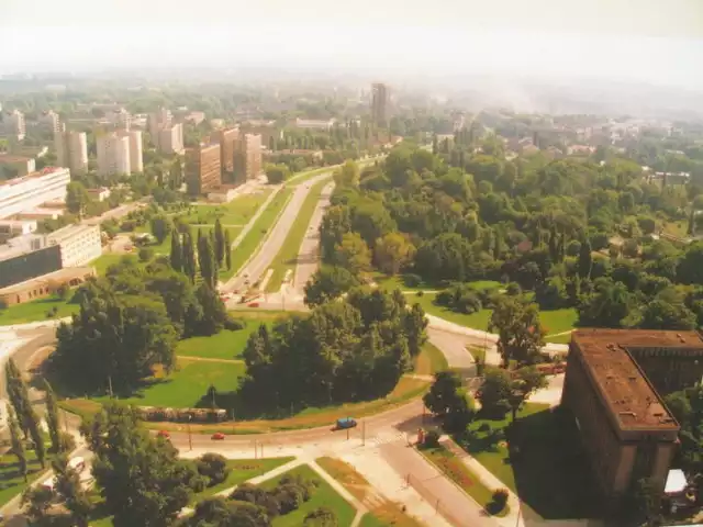 Kraków, lata 90. Rondo Mogilskie: zielone, z topolami Szafera