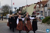 Święto Niepodległości w Kłobucku. Tańczyli poloneza na ulicach miasta. Program uroczystości z okazji 105. rocznicy odzyskania niepodległości