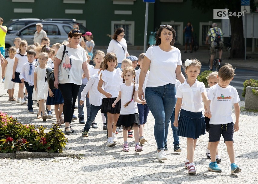 Szczecińskie przedszkolaki polonezem zakończyły rok szkolny