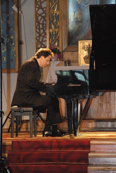 Kevin Kenner zagrał Chopina