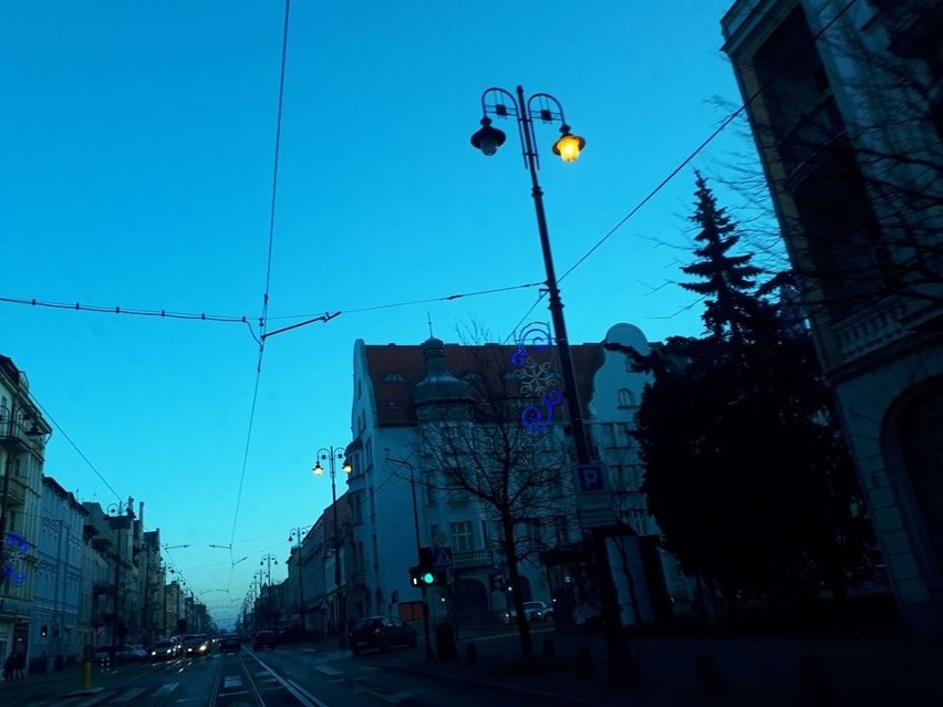 Na ulicy Gdańskiej dziś, w biały dzień świeciły lampy....