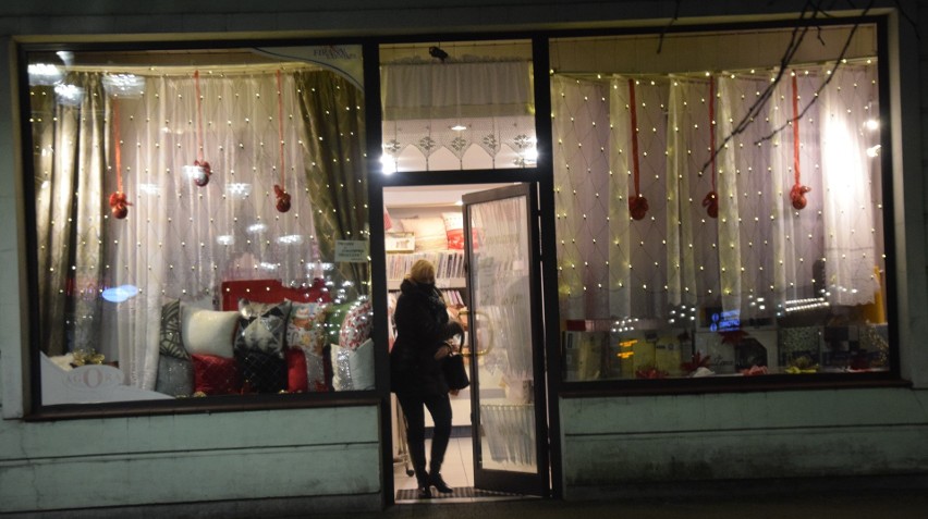 Świąteczne witryny sklepowe w Mikołowie....