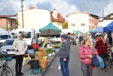 Takie są ceny na targowisku miejskim w Kościerzynie. Sprawdziliśmy, po ile były owoce i warzywa we wtorek 4.10.2022 [ZDJĘCIA]