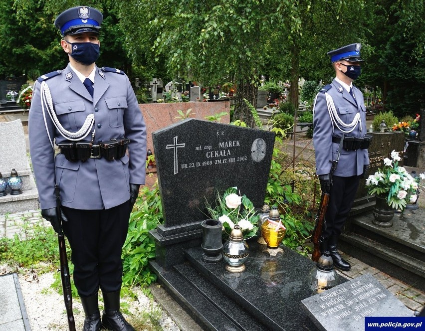 W 19. rocznicę śmierci Marka Cekały policjanci oddali mu...