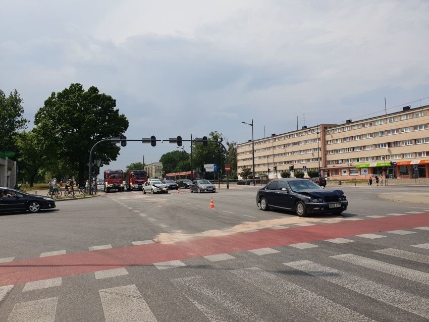 Wypadek w centrum Łodzi. Rozbił BMW, stracił prawo jazdy