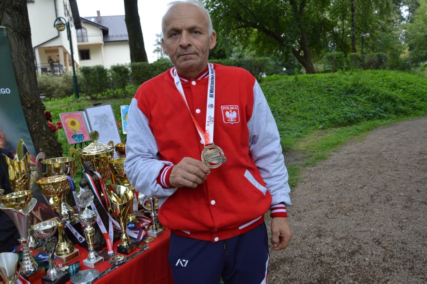 Wielkie Drogi. Marian Piwowarczyk wywalczył złoty medal na mistrzostwach Polski w trójboju siłowym